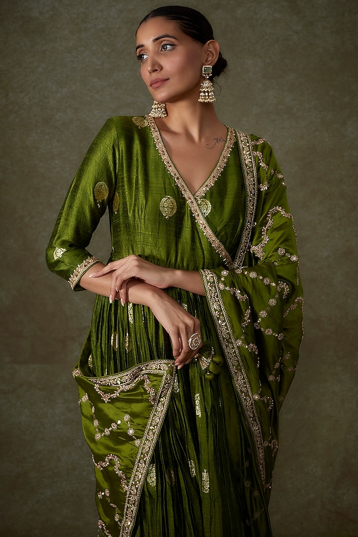 Green Banarasi Raw Silk Embroidered Bridal Anarkali Set by Punit Balana at Pernia's Pop Up Shop