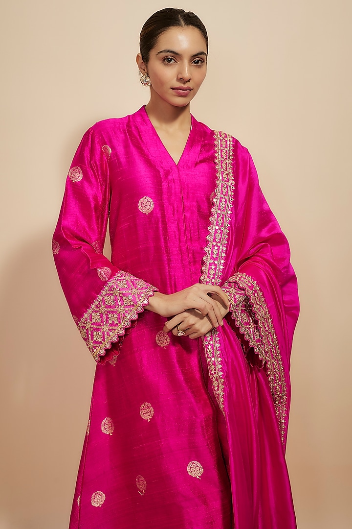 Moonga Raw Silk Marodi Work & Printed Kurta Set by Punit Balana at Pernia's Pop Up Shop