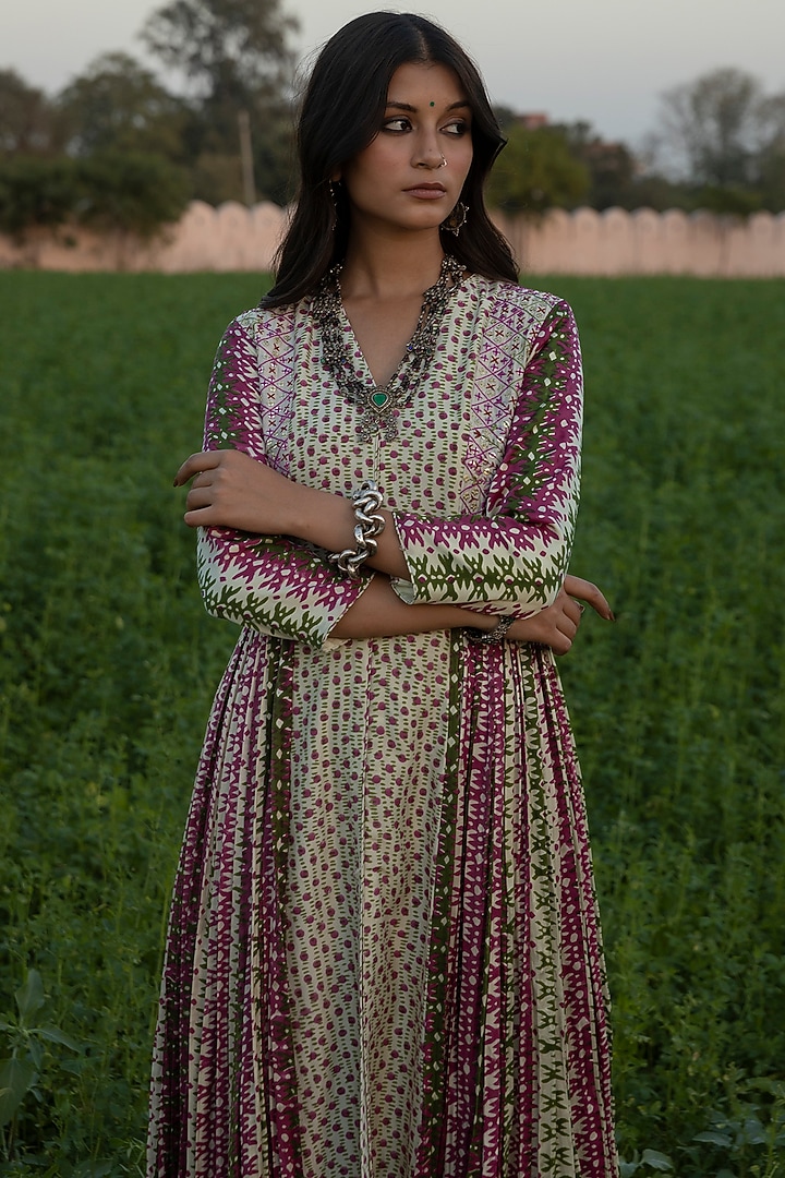 Purple & Green Resham Kurta Set by Punit Balana at Pernia's Pop Up Shop