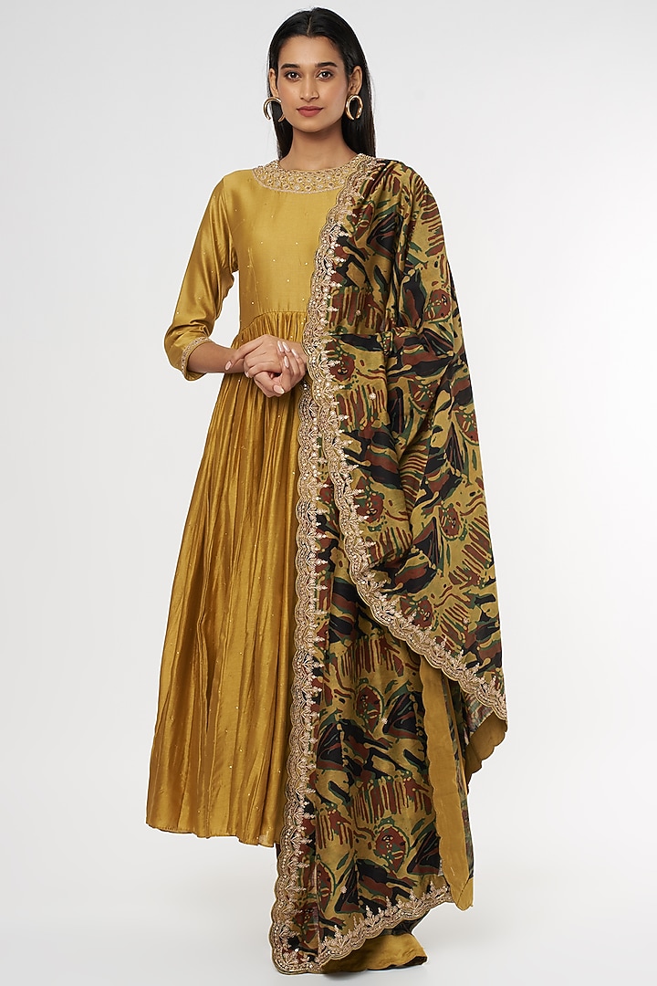 Dry Mehendi Green Embroidered Wedding Anarkali Set by Punit Balana at Pernia's Pop Up Shop