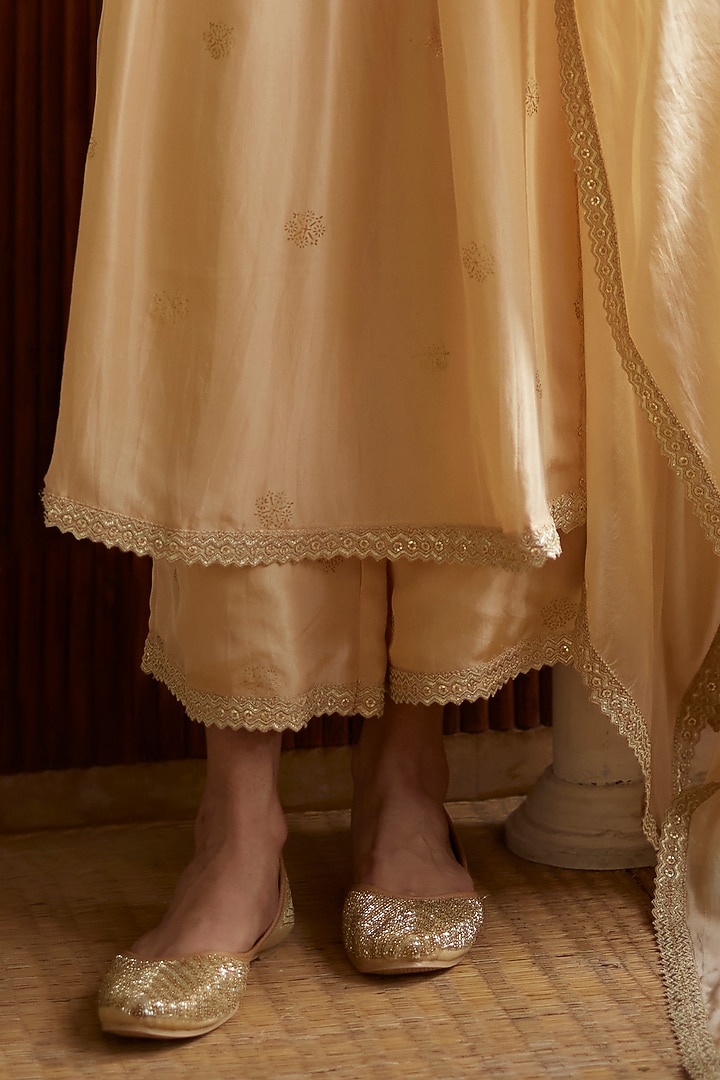 Buttercup Silk & Organza Silk Embroidered Kurta Set by Punit Balana at Pernia's Pop Up Shop