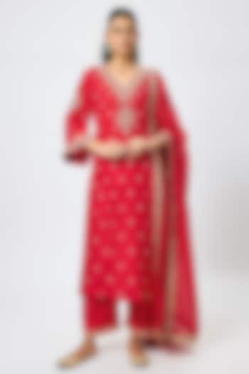 Surkh Laal Silk Printed & Marodi Work Kurta Set by Punit Balana at Pernia's Pop Up Shop
