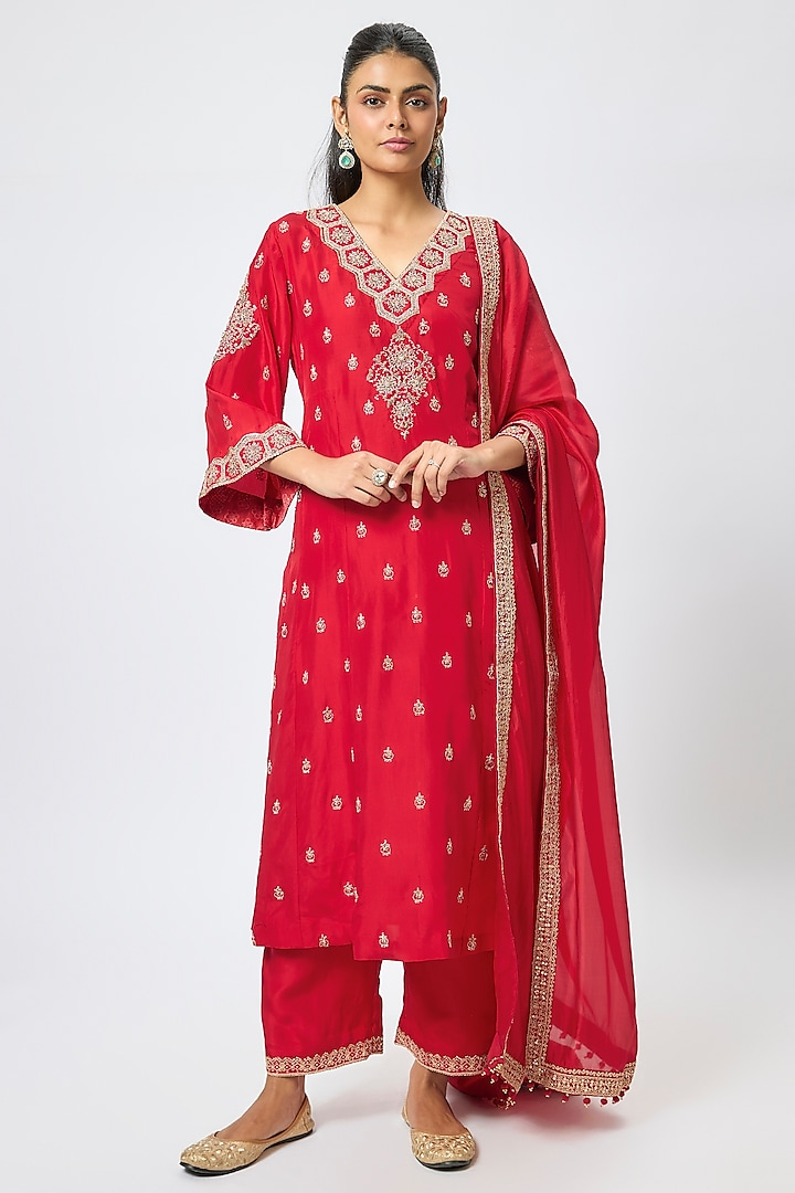 Surkh Laal Silk Printed & Marodi Work Kurta Set by Punit Balana at Pernia's Pop Up Shop