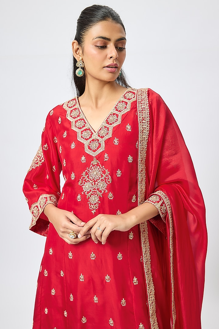 Surkh Laal Silk Printed & Marodi Work Kurta Set by Punit Balana at Pernia's Pop Up Shop