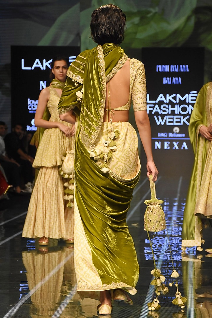 Henna Green Satin Silk & Velvet Bandhani Printed Wedding Saree Set by Punit Balana at Pernia's Pop Up Shop