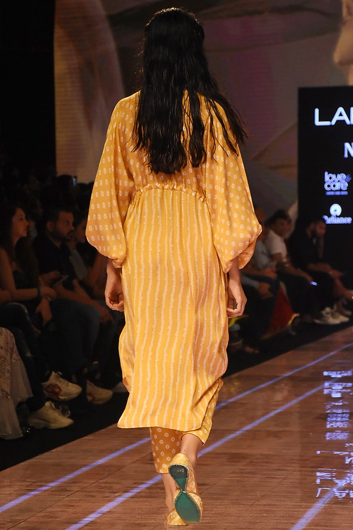 Mustard Bandhani Tunic With Pants by Punit Balana at Pernia's Pop Up Shop