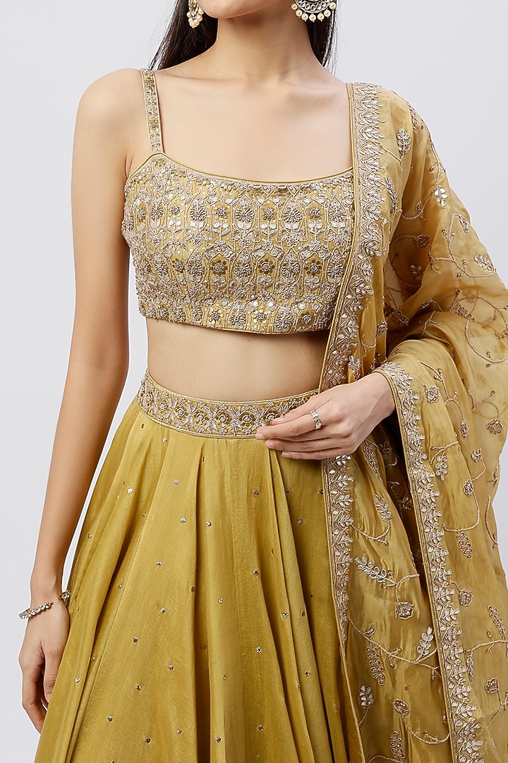 Henna Green Embroidered Wedding Lehenga Set by Punit Balana at Pernia's Pop Up Shop