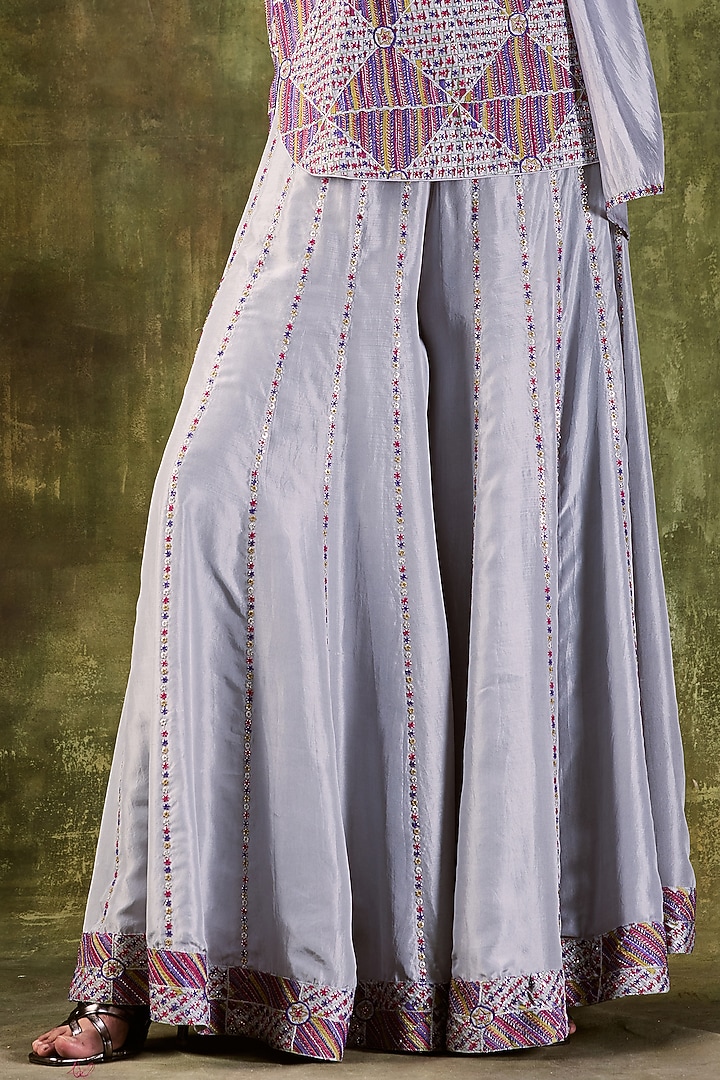 Grey Resham Embroidered Kurta Set by Punit Balana at Pernia's Pop Up Shop