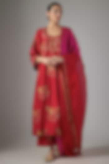 Surkh Laal Chanderi Silk Resham Embroidered Kurta Set by Punit Balana at Pernia's Pop Up Shop