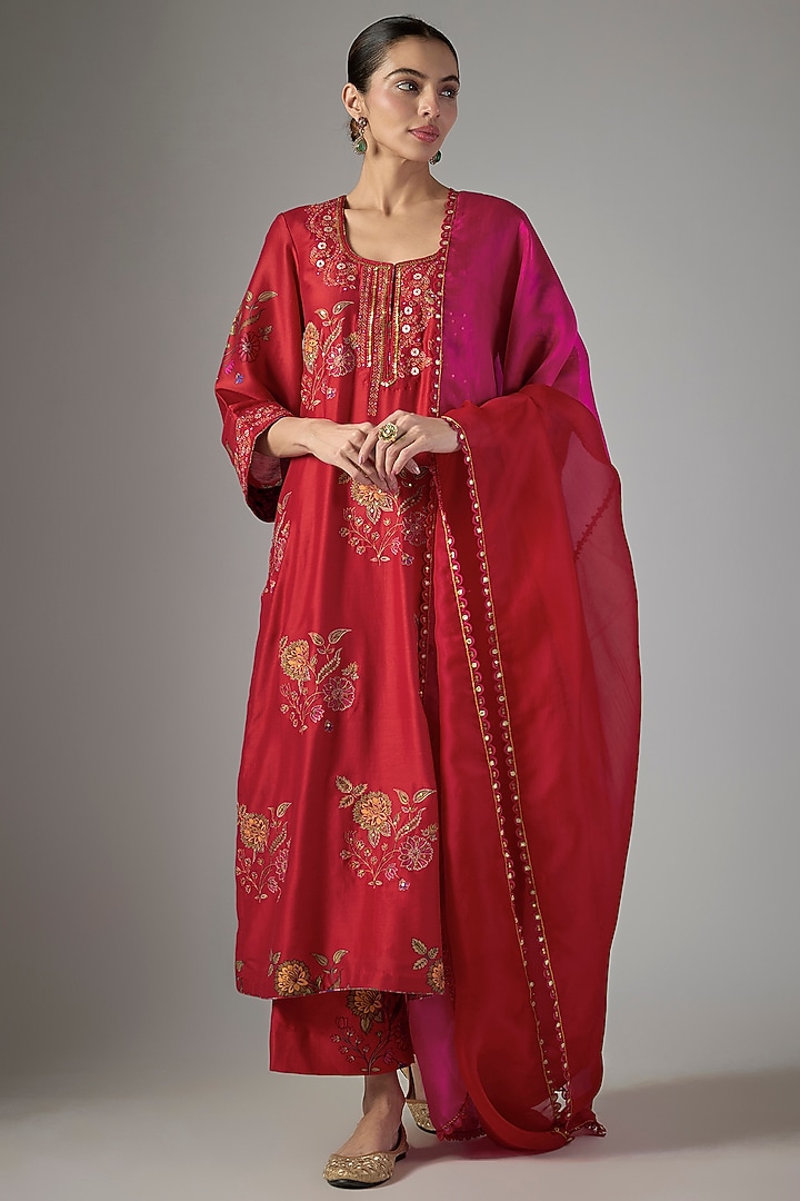 Surkh Laal Chanderi Silk Resham Embroidered Kurta Set by Punit Balana at Pernia's Pop Up Shop