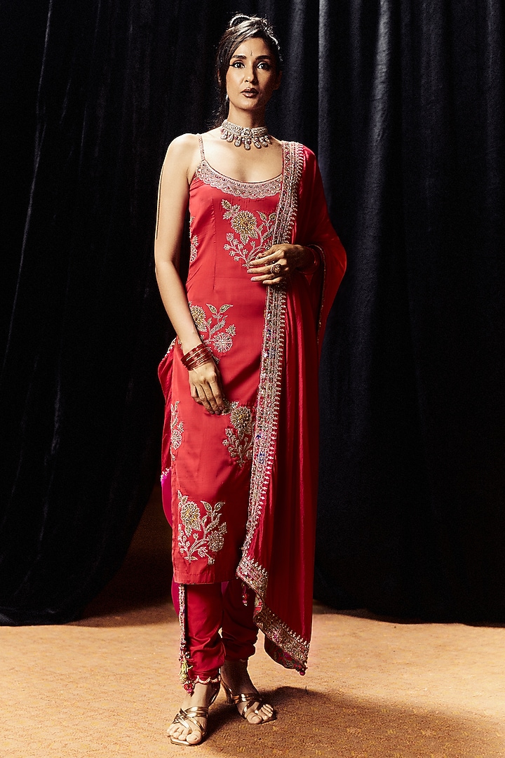 Surkh Laal Satin Silk Floral Boota Printed Kurta Set by Punit Balana at Pernia's Pop Up Shop