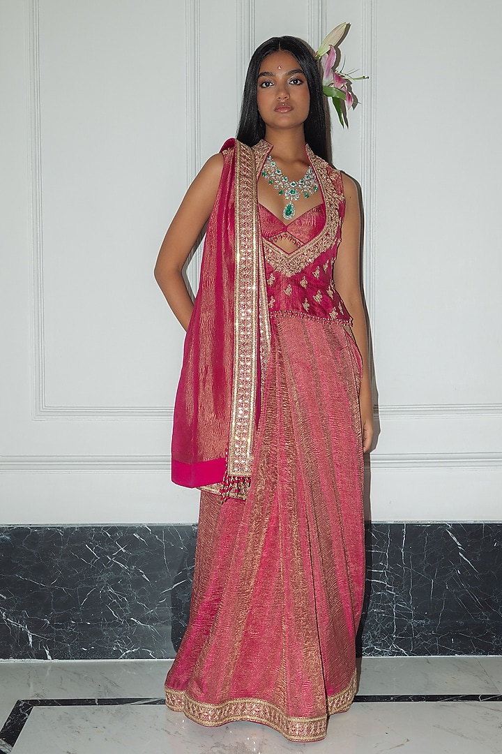 Raspberry Banarasi Crushed Tissue Silk Reception Saree Set by Punit Balana at Pernia's Pop Up Shop