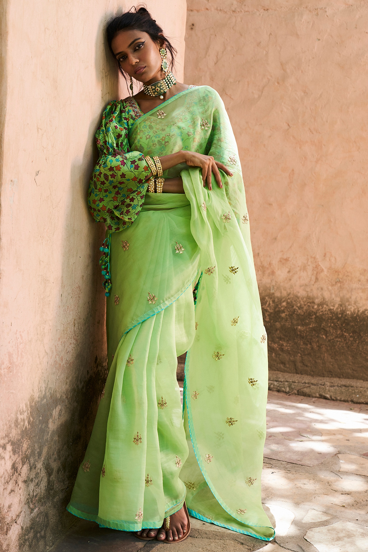 Ranbir Kapoor-Alia Bhatt Wedding: Navya Naveli Nanda keeps it classic in lime  green saree by Abu Jani – Sandeep Khosla : Bollywood News - Bollywood  Hungama