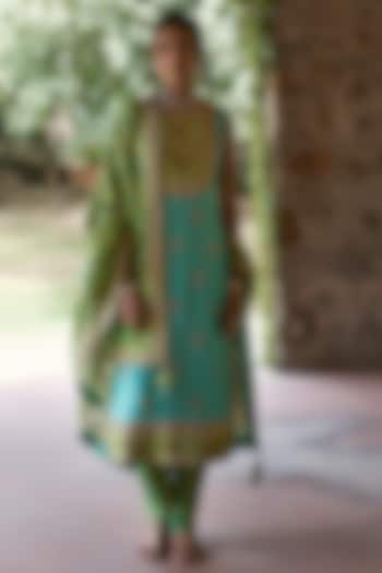 Turquoise Resham Embroidered Kurta Set by Punit Balana at Pernia's Pop Up Shop
