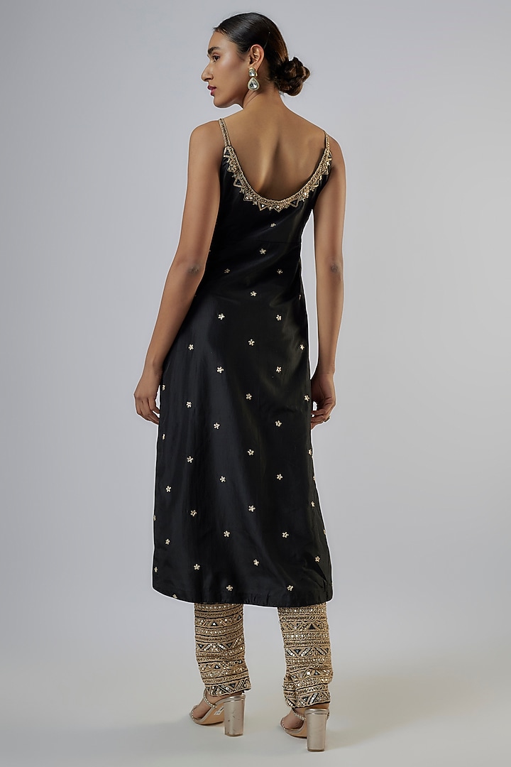 Black Silk & Organza Silk Mirror Embroidered Strappy Kurta Set by Punit Balana at Pernia's Pop Up Shop
