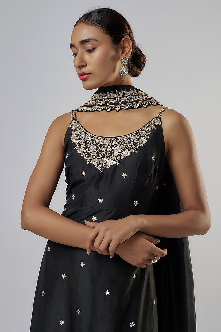 Black Silk & Organza Silk Mirror Embroidered Strappy Kurta Set by Punit Balana at Pernia's Pop Up Shop
