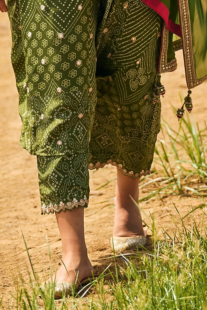 Green Silk & Organza Silk Marodi Embroidered Kurta Set by Punit Balana at Pernia's Pop Up Shop