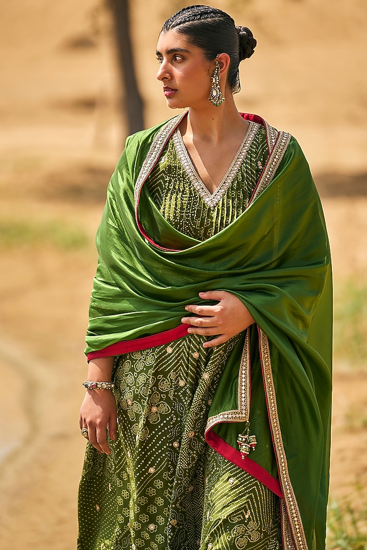 Green Silk & Organza Silk Marodi Embroidered Kurta Set by Punit Balana at Pernia's Pop Up Shop