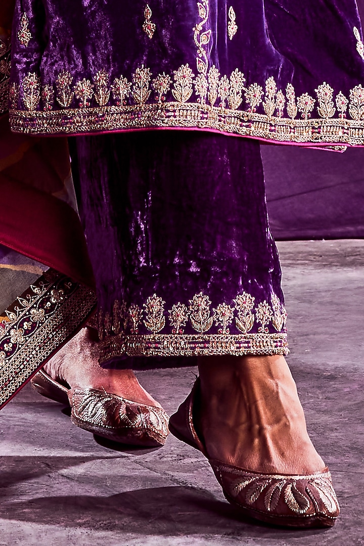 Purple Embroidered Kurta Set by Punit Balana at Pernia's Pop Up Shop