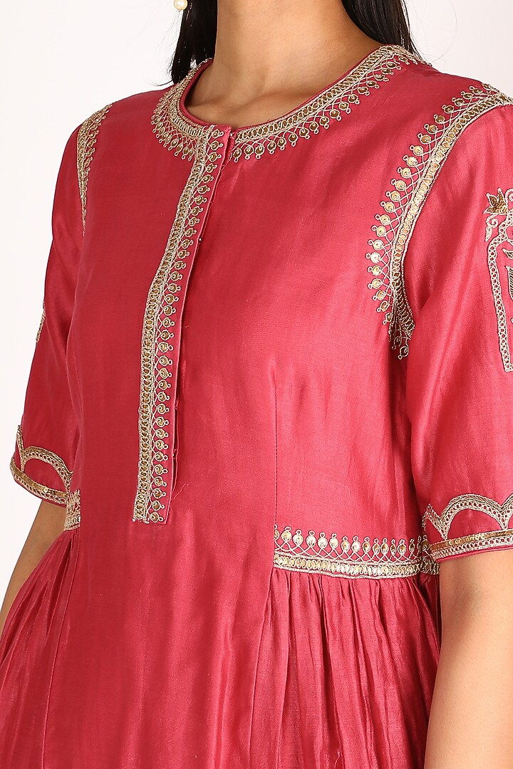 Fuchisa Kurta & Pants With Hand Work by Punit Balana at Pernia's Pop Up Shop