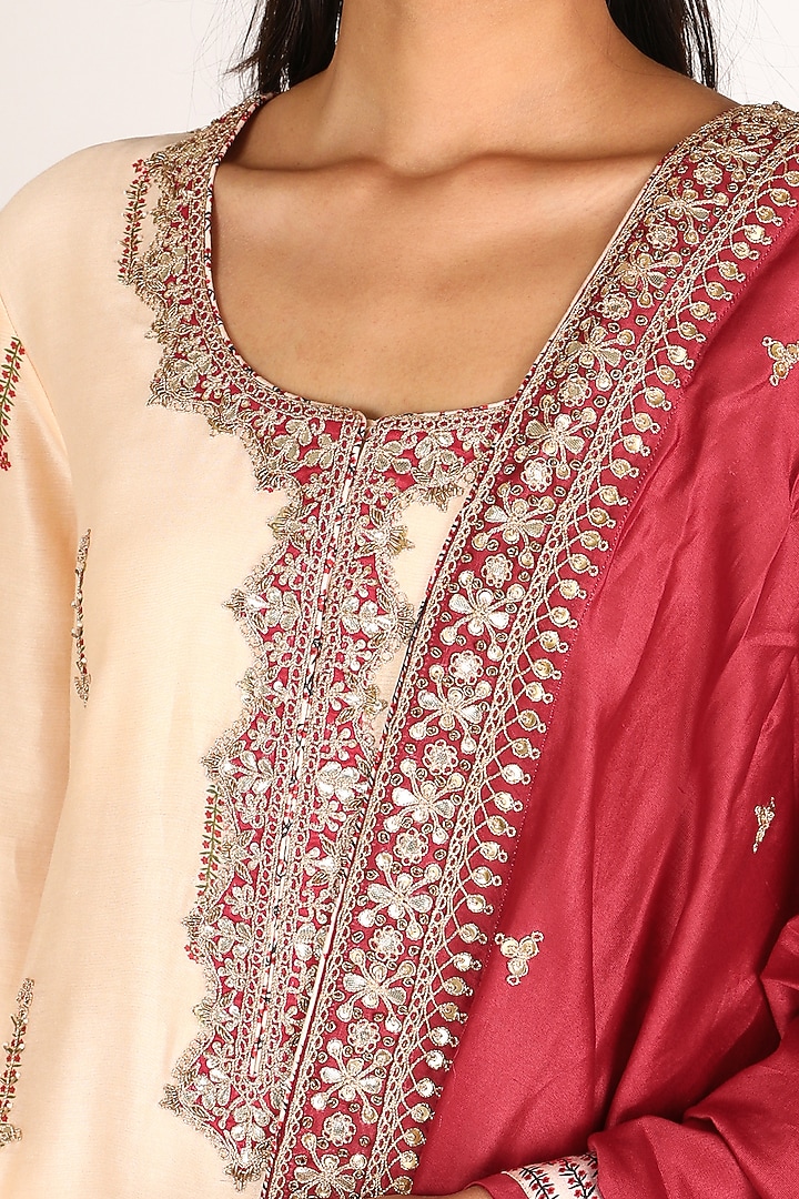 Peach Marodi Embroidered Kurta Set by Punit Balana at Pernia's Pop Up Shop