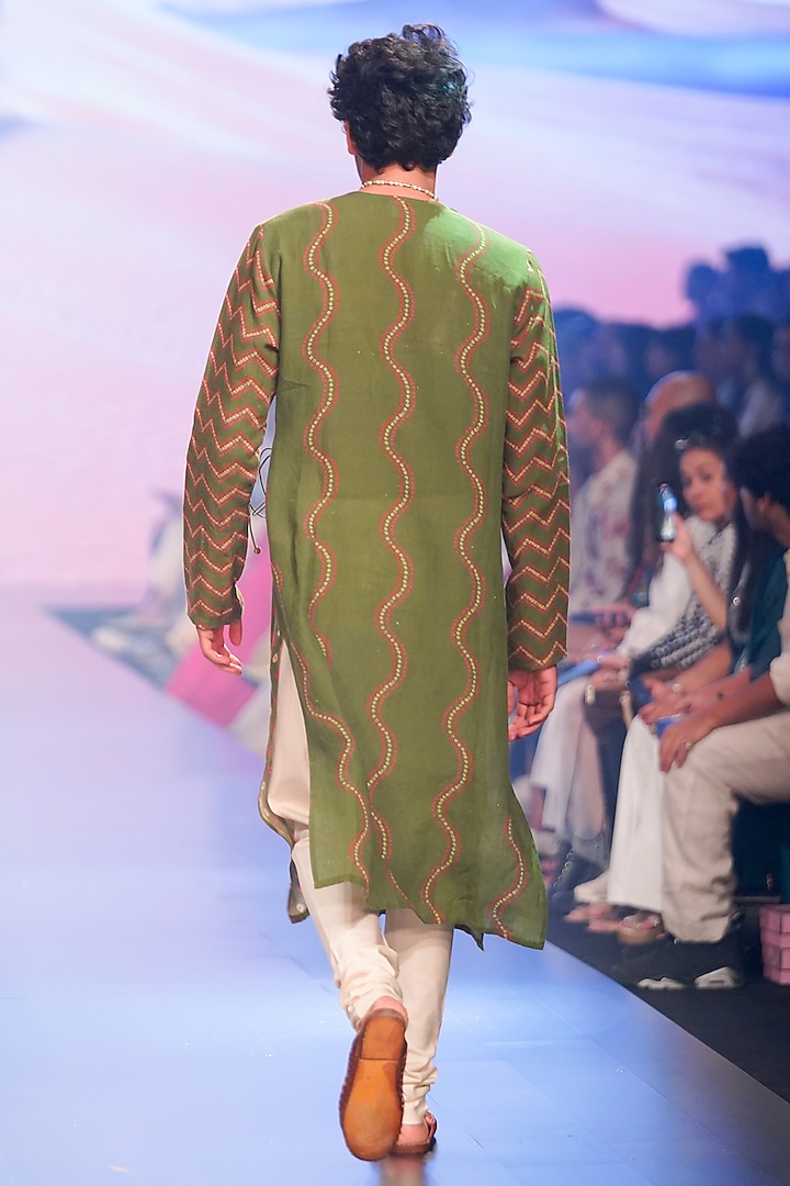 Green Linen Printed Angrakha Kurta Set by Punit Balana Men at Pernia's Pop Up Shop