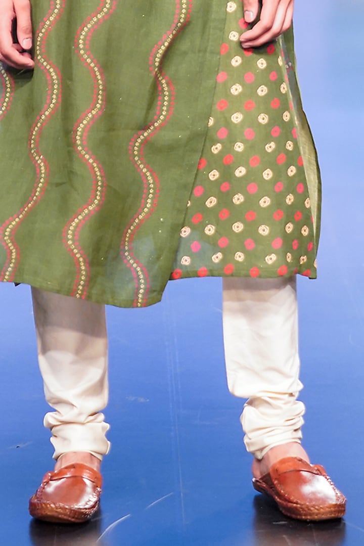 Green Linen Printed Angrakha Kurta Set by Punit Balana Men at Pernia's Pop Up Shop