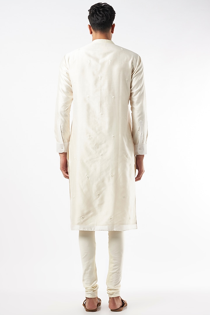 Off-White Embellished Kurta Set by Punit Balana Men at Pernia's Pop Up Shop