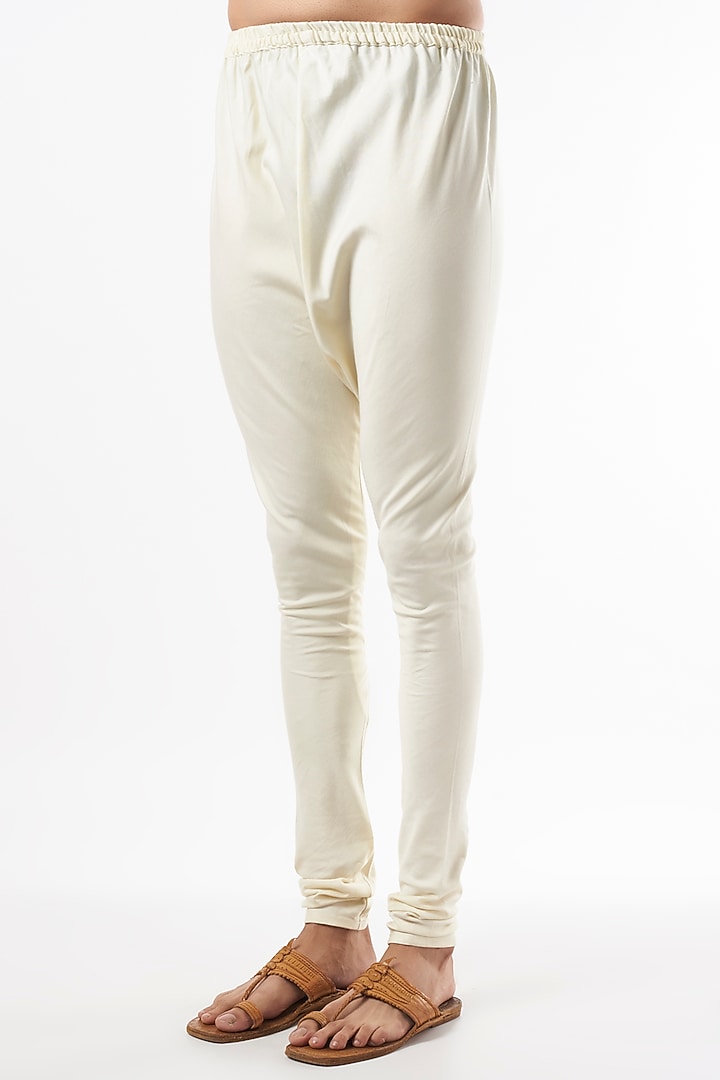 Off-White Embellished Kurta Set by Punit Balana Men at Pernia's Pop Up Shop