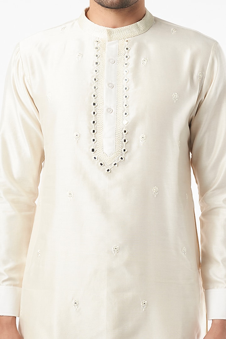 Off-White Embellished Kurta Set by Punit Balana Men at Pernia's Pop Up Shop
