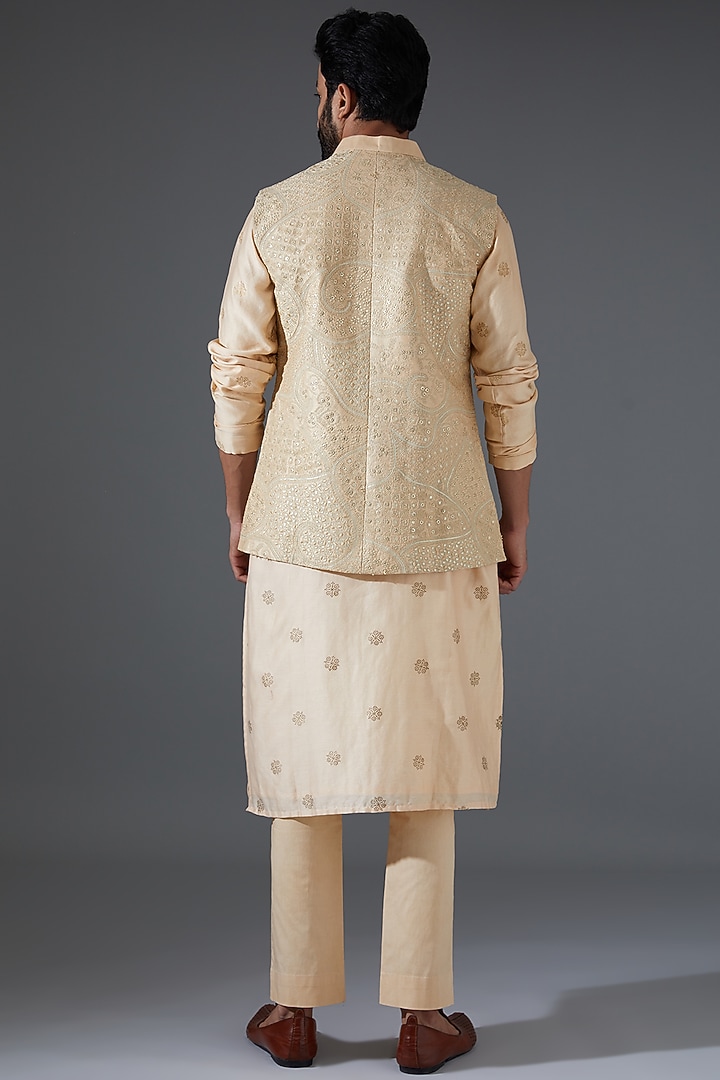 Buttercup Chanderi Silk Embroidered Bundi Set by Punit Balana Men at Pernia's Pop Up Shop