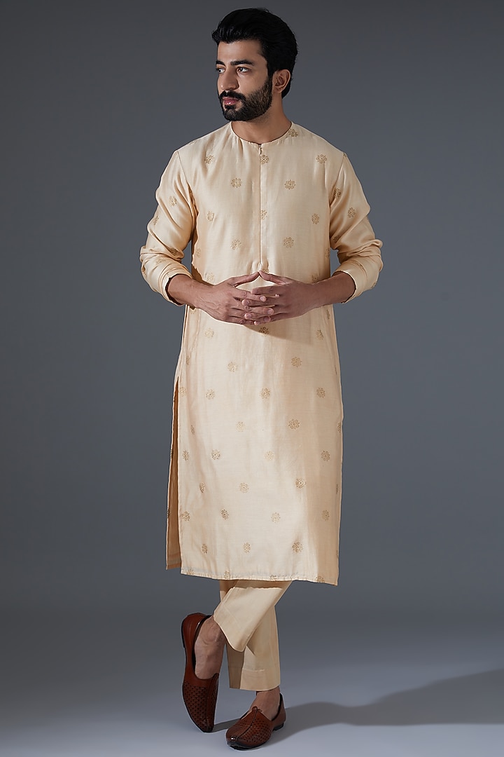 Buttercup Chanderi Silk Embroidered Bundi Set by Punit Balana Men at Pernia's Pop Up Shop