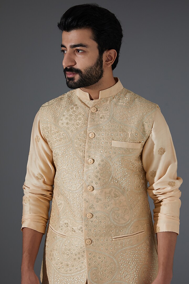 Buttercup Chanderi Silk Embroidered Bundi Set by Punit Balana Men at Pernia's Pop Up Shop