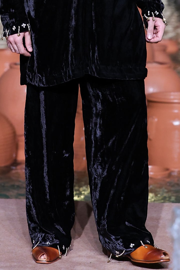 Black Velvet Marodi Embroidered Kurta Set by Punit Balana Men at Pernia's Pop Up Shop