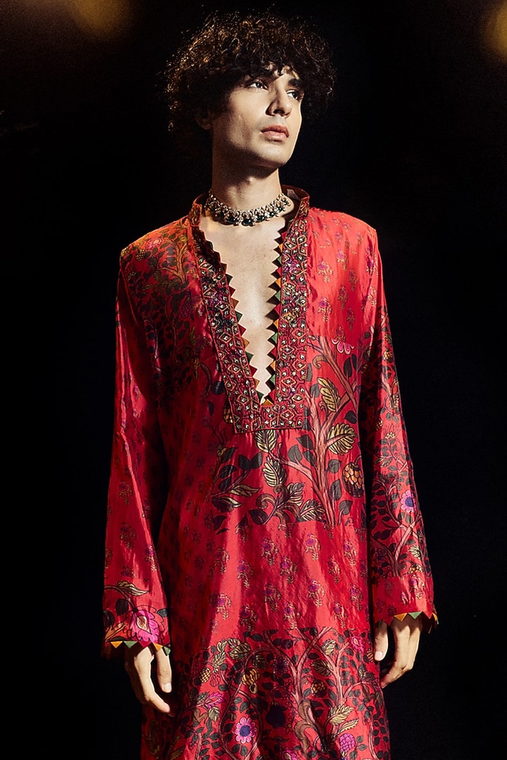 Surkh Laal Organza Silk Printed & Resham Work Kurta Set by Punit Balana Men at Pernia's Pop Up Shop