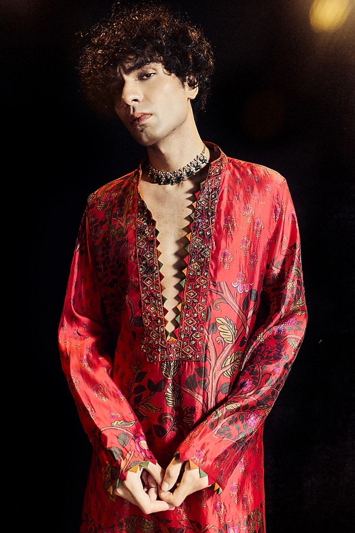 Surkh Laal Organza Silk Printed & Resham Work Kurta Set by Punit Balana Men at Pernia's Pop Up Shop