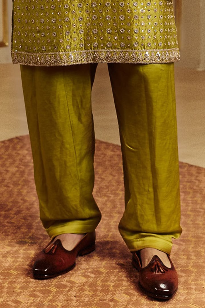 Heena Green Raw Silk Mirror Embroidered Kurta Set by Punit Balana Men at Pernia's Pop Up Shop