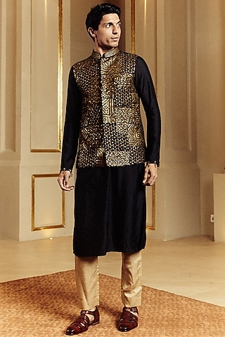 Black Chanderi Silk Resham Work Bundi Jacket Set by Punit Balana Men