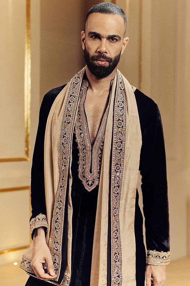 Black Velvet Marodi Embroidered Kurta Set by Punit Balana Men at Pernia's Pop Up Shop