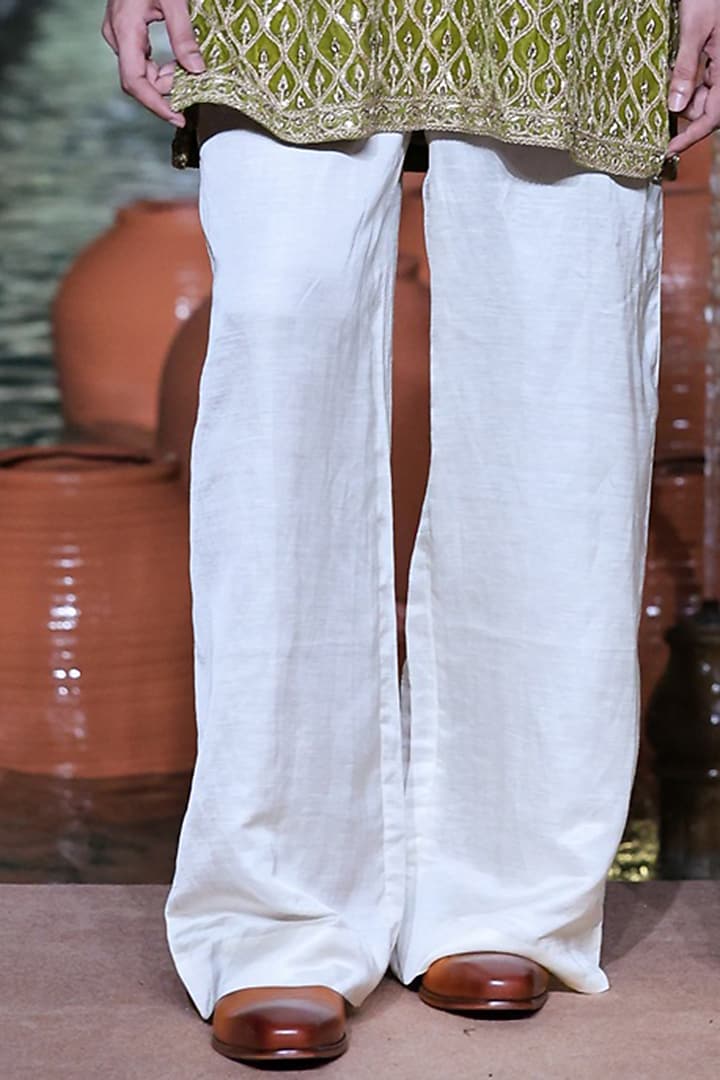 Heena Green Velvet Marodi Embroidered Kurta Set by Punit Balana Men at Pernia's Pop Up Shop