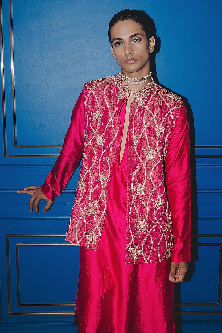 Raspberry Pink Banarasi Crushed Tissue Zardosi Embroidered Bundi Jacket Set by Punit Balana Men at Pernia's Pop Up Shop