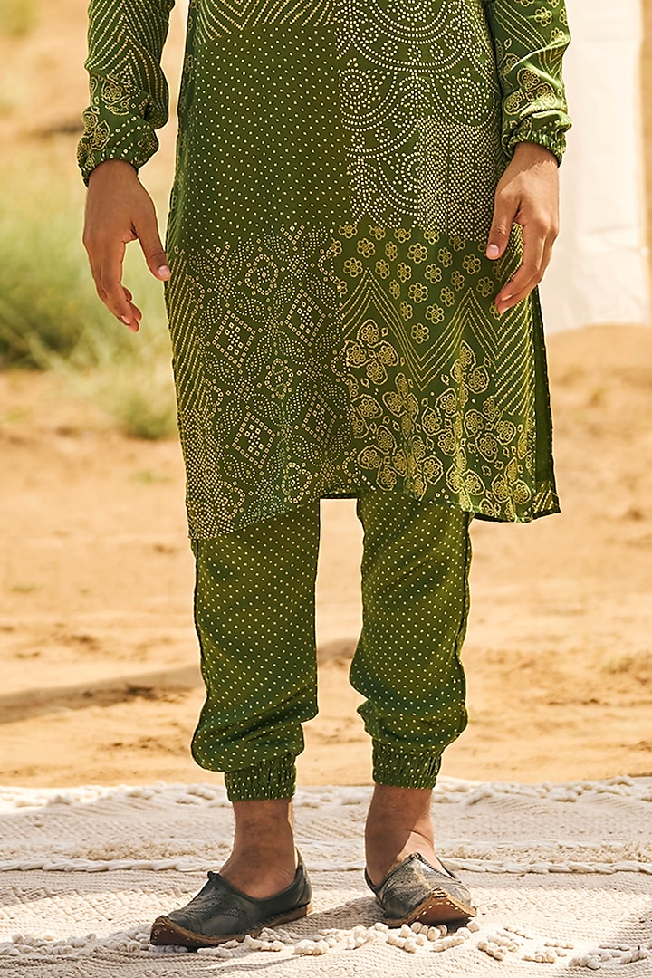 Green Satin Silk Bandhani Printed Kurta Set by Punit Balana Men at Pernia's Pop Up Shop