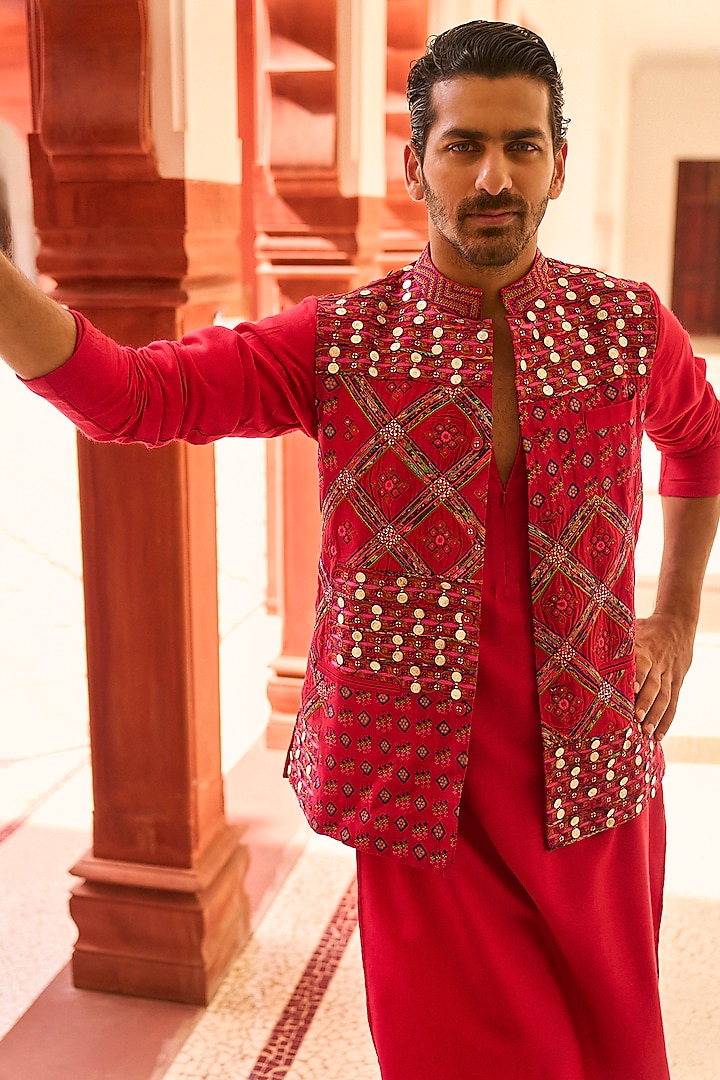 Red Tussar Silk Resham & Dori Embroidered Bundi Jacket Set by Punit Balana Men at Pernia's Pop Up Shop