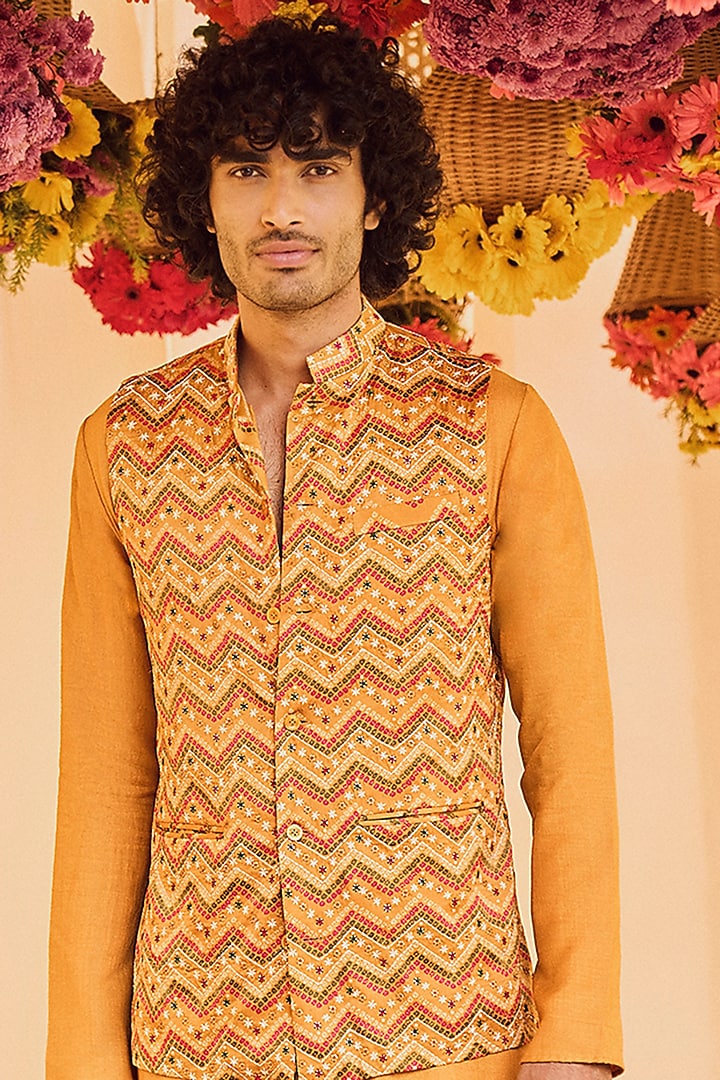 Mustard Chanderi Silk Printed & Resham Work Bundi Jacket Set by Punit Balana Men at Pernia's Pop Up Shop
