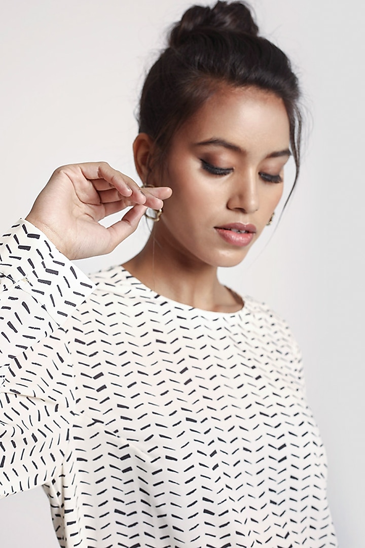 Black & White Dash Printed Tunic by PS Pret by Payal Singhal at Pernia's Pop Up Shop