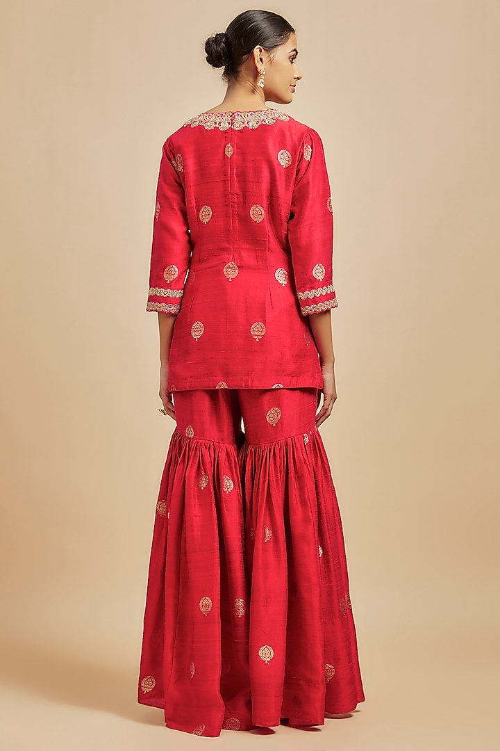 Red Organza Silk & Banarasi Silk Embroidered Gharara Set by Punit Balana at Pernia's Pop Up Shop
