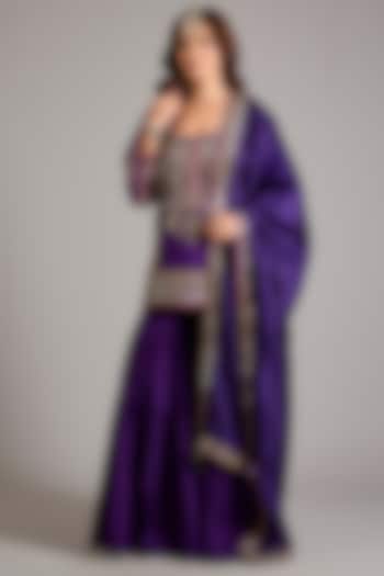 Baingani Silk Chandi Tilla Embroidered Gharara Set by Punit Balana at Pernia's Pop Up Shop