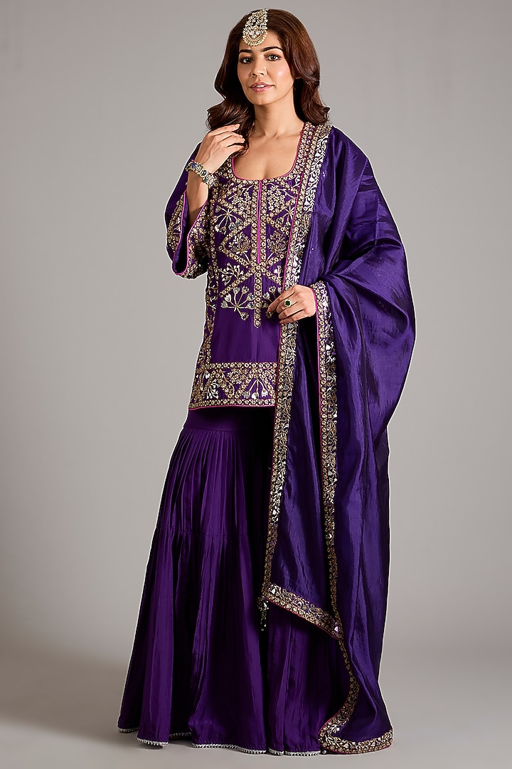 Baingani Silk Chandi Tilla Embroidered Gharara Set by Punit Balana at Pernia's Pop Up Shop