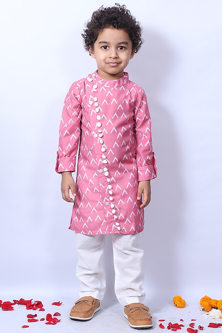 Pink Printed Muslin Kurta Set For Boys by Pankhuri by Priyanka - Kids at Pernia's Pop Up Shop