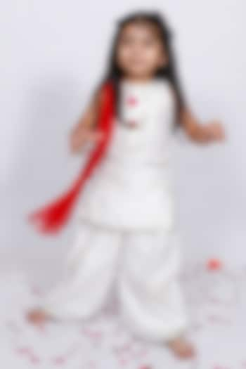 Pure White Chanderi Kurta Set For Girls by Pankhuri by Priyanka - Kids at Pernia's Pop Up Shop